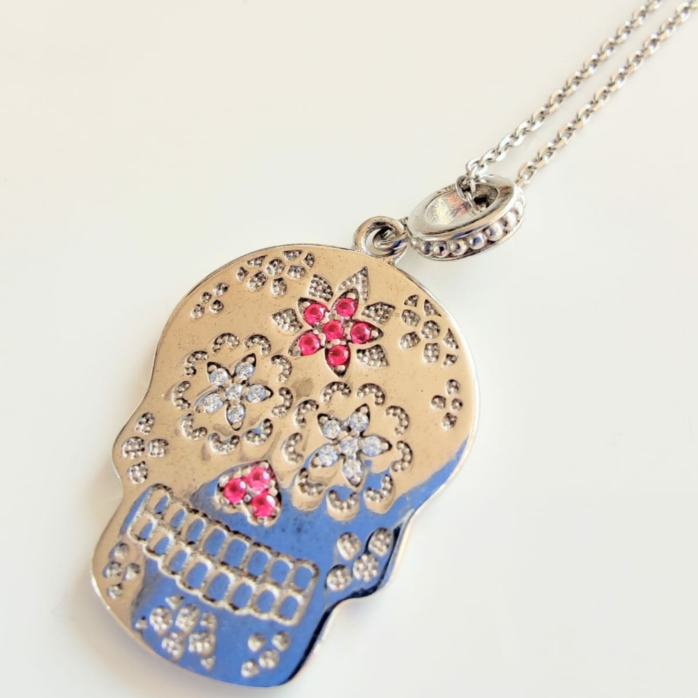 ***SOLD*** Skull necklace